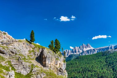 Tofane Tofana di Rozes 'in güzel manzarası Dolomitler, İtalya, Avrupa.