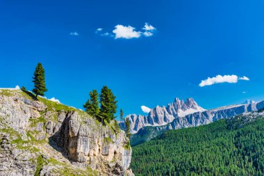 Tofane Tofana di Rozes 'in güzel manzarası Dolomitler, İtalya, Avrupa.