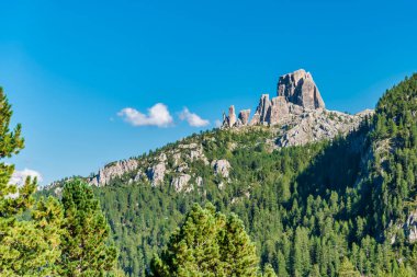 Tofane Tofana di Rozes 'in güzel manzarası Dolomitler, İtalya, Avrupa.
