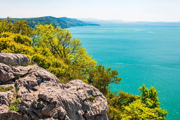 Vista Del Castillo Duino Desde Sendero Sistiana Italia Europa —  Fotos de Stock