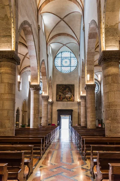 Εσωτερικό Του Καθεδρικού Ναού Στην Gemona Del Friuli — Φωτογραφία Αρχείου