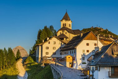 Eski kasabanın manzarası. İtalya 