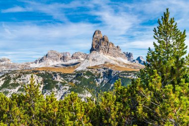 Dolomite dağlarının güzel manzarası 