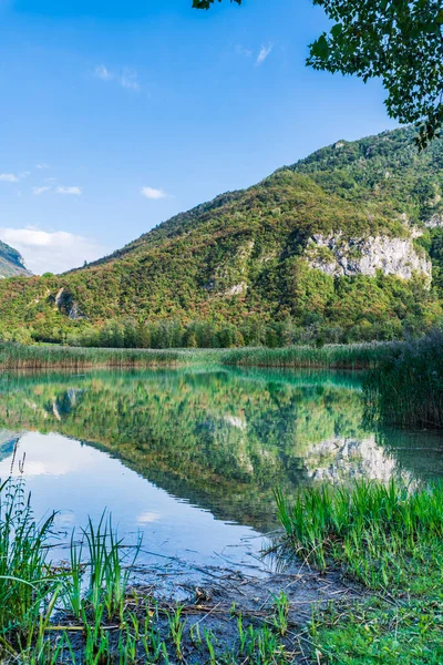 Belo Lago Cavazzo Alpes — Fotografia de Stock