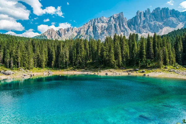 Esplosione Colori Lago Carezza Dolomiti Italia — Foto Stock
