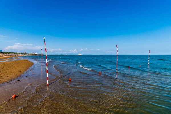 Mar Adriático Com Costa Lignano Sabbiadoro Itália — Fotografia de Stock