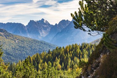 Dolomitlerin güzel manzarası  