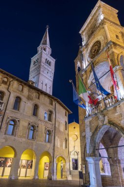 PORDENON, İTALYA - 21 HAZİRAN, 2019: İtalya 'daki eski şehir mimarisinin manzarası