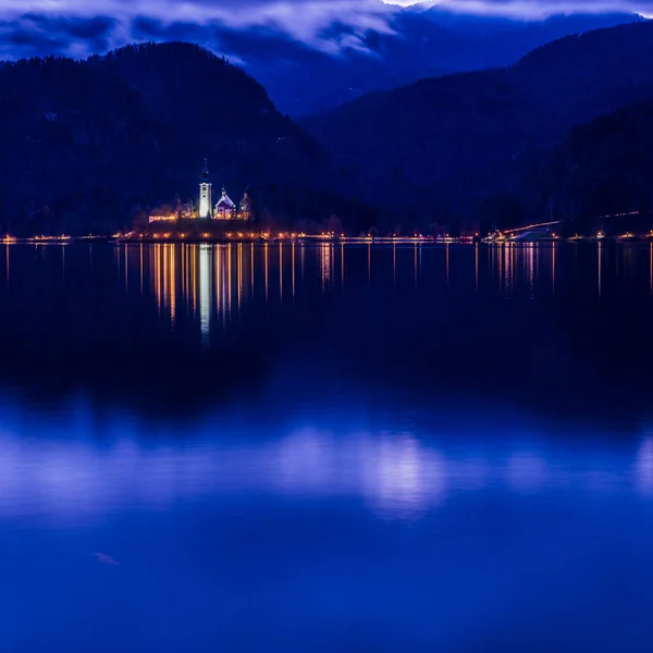 Noc Jezeře Bled Vánoční Atmosféra Světla Hrad Kostel Zvěstování — Stock fotografie