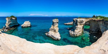 Faraglioni di Sant 'Andrea Manzarası