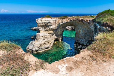 Faraglioni di Sant 'Andrea Manzarası