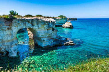 Faraglioni di Sant 'Andrea Manzarası