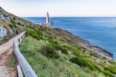 Deniz fenerine giden yol Punta Palasca