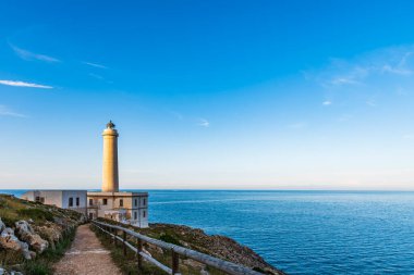 Deniz fenerine giden yol Punta Palasca