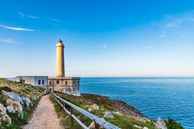 Deniz fenerine giden yol Punta Palasca