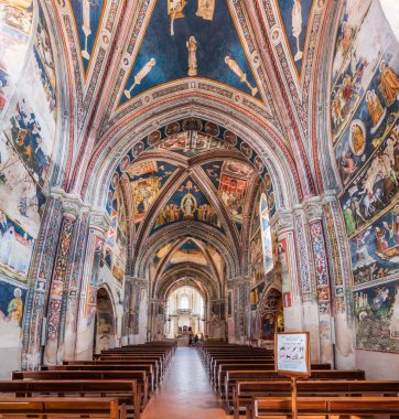 Galatina, İtalya 'daki katedralin içi