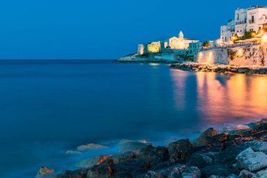 Geceleri Puglia Kasabası