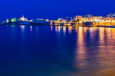 Geceleri Puglia Kasabası