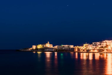 Geceleri Puglia Kasabası