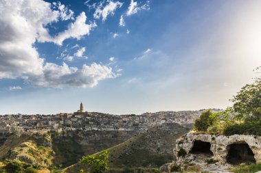 İtalya 'nın Matera kentinin manzaralı görüntüleri.