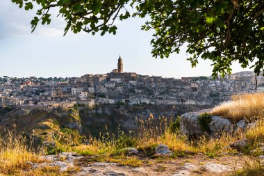 İtalya 'nın Matera kentinin manzaralı görüntüleri.