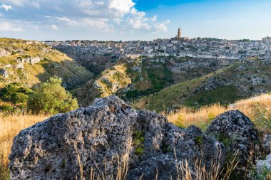 İtalya 'nın Matera kentinin manzaralı görüntüleri.