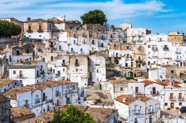 İtalya 'nın eski Monte Sant' Angelo kasabasının güzel manzarası