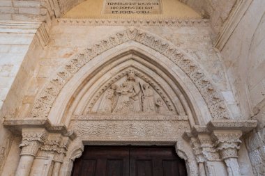 Monte Sant Angelo 'daki eski kasaba, Puglia, İtalya