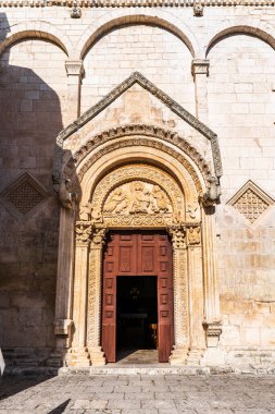 Monte Sant Angelo 'daki eski kasaba, Puglia, İtalya