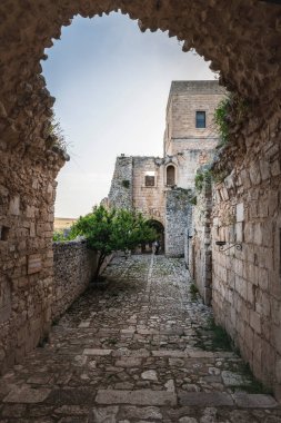 İtalya 'nın eski Monte Sant' Angelo kasabasının güzel manzarası