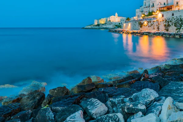 Geceleri Puglia Kasabası
