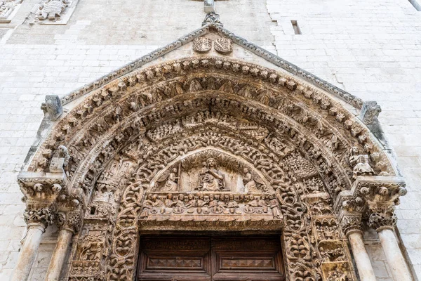 로코로 통도와 알타무라의 아름다운 건축물 이탈리아 남부의아 풀리아 — 스톡 사진