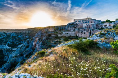 İtalya 'nın eski Monte Sant' Angelo kasabasının güzel manzarası