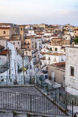 İtalya 'nın eski Monte Sant' Angelo kasabasının güzel manzarası