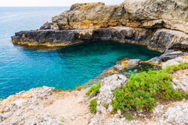 Santa Maria di Leuca 'daki kayalık uçurum manzarası