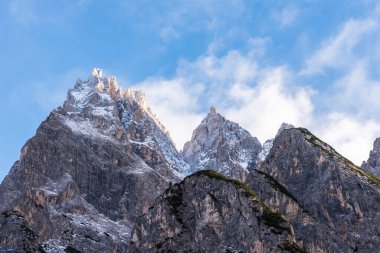 Dağların güzel manzarası 