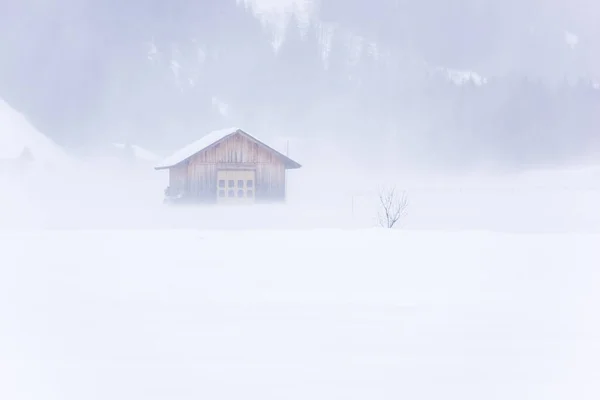Uitzicht Een Bevroren Dorp Winterlandschap — Stockfoto