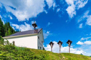 Yazın Sappada dağ köyünün güzel manzarası