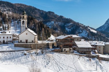 İtalya 'nın Friuli-Venezia Giulia bölgesinde Udine ilindeki Sauris komünü manzarası