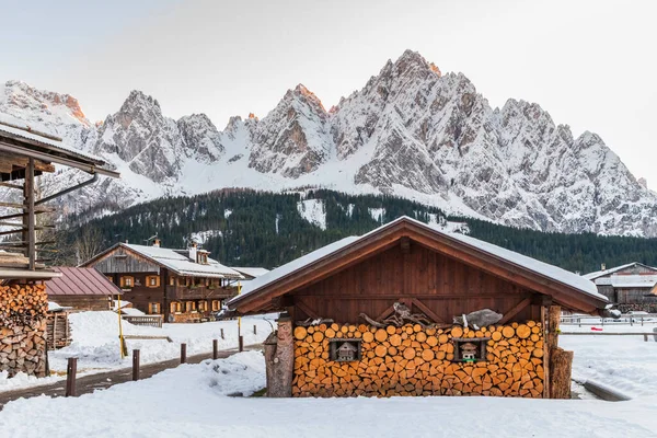 Uitzicht Het Oude Dorp Sappada Ochtend — Stockfoto