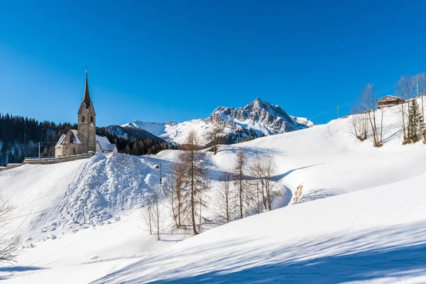 Igreja San Lorenzo Sauris Sopra Linda Paisagem Inverno — Fotografia de Stock