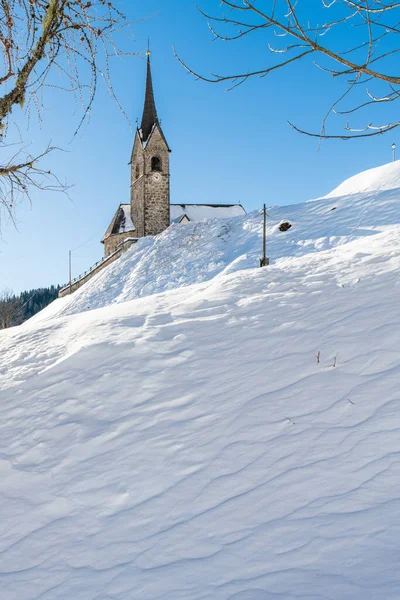 Igreja San Lorenzo Sauris Sopra Linda Paisagem Inverno — Fotografia de Stock