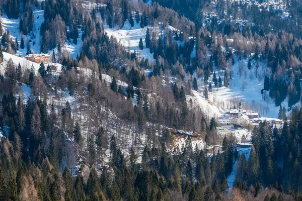 Krásná Zimní Krajina Zasněženými Horami Pohled Obec Sauris Provincii Udine — Stock fotografie