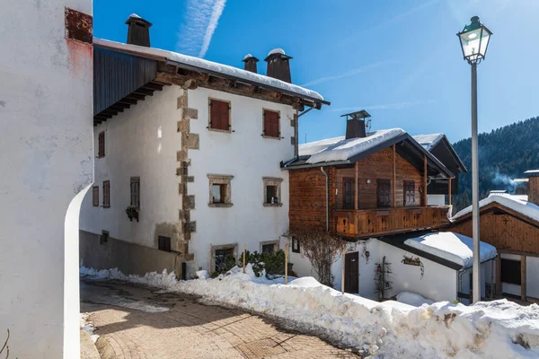 Pohled Obec Sauris Provincii Udine Italském Regionu Friuli Venezia Giulia — Stock fotografie