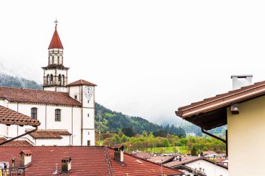 İtalya 'nın Friuli-Venezia Giulia bölgesinde Udine ilindeki Sutrio komünü manzarası