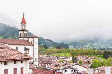 İtalya 'nın Friuli-Venezia Giulia bölgesinde Udine ilindeki Sutrio komünü manzarası