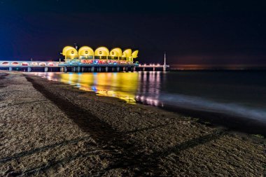 Terrazza a Mare Lignano, İtalya 'da sahne gece deniz manzarası