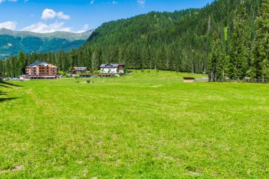 Görkemli Dolomitlerin manzarası Val Fiscalina, Güney Tyrol