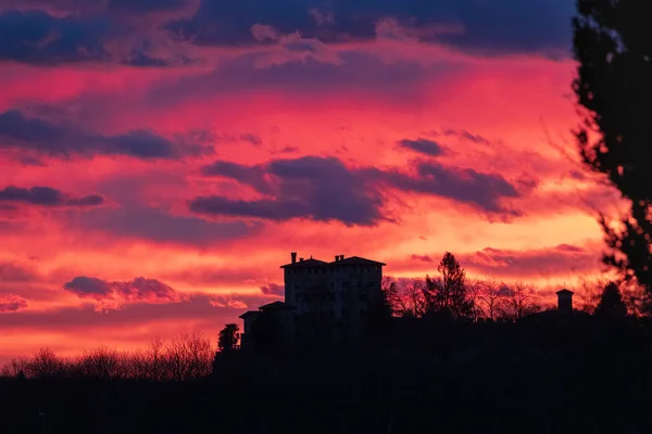 Zachód Słońca Nad Włoskim Miastem Cassacco — Zdjęcie stockowe