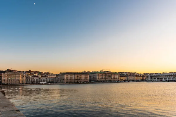 Zonsondergang Vanaf Audace Pier Van Trieste Kleuren Van Vuur Het — Stockfoto